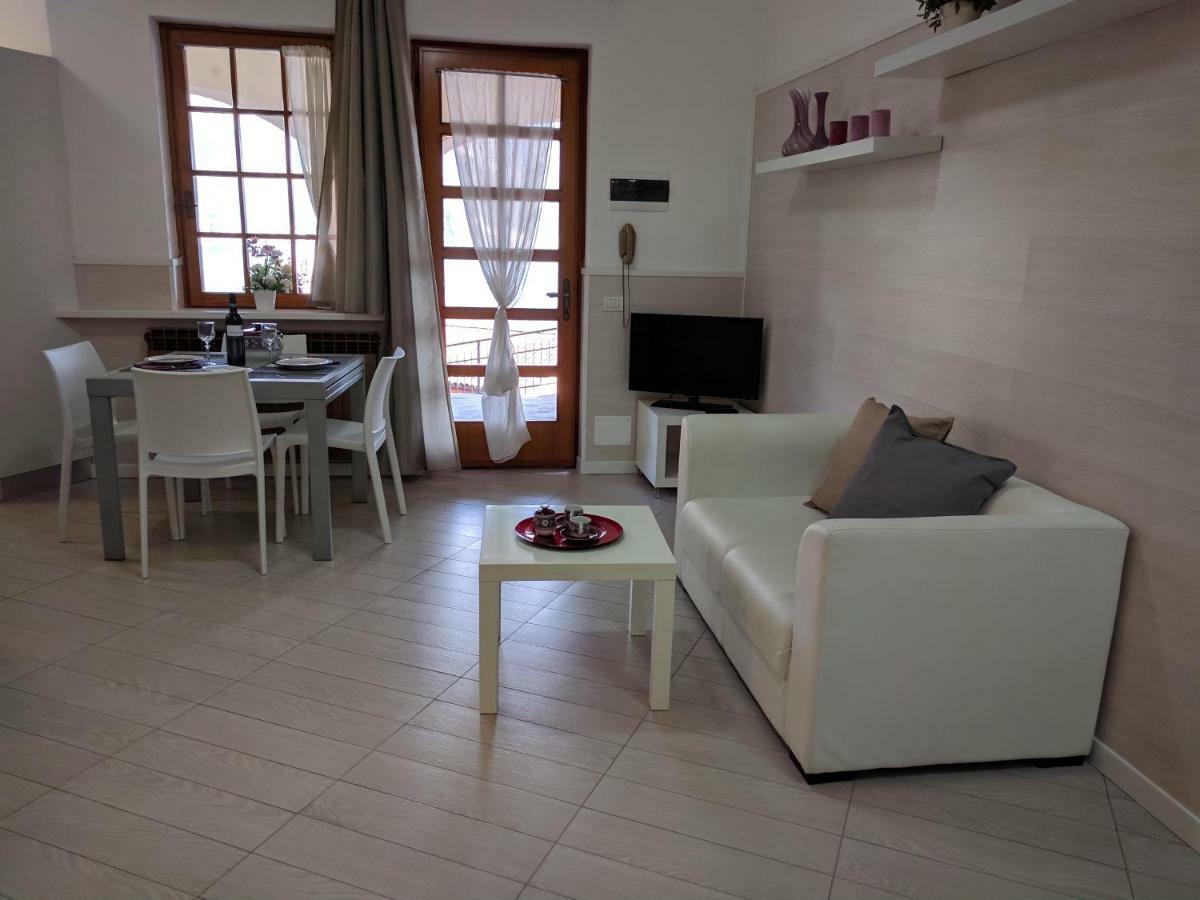 Gina'S Apartment Riva di Solto Exterior photo